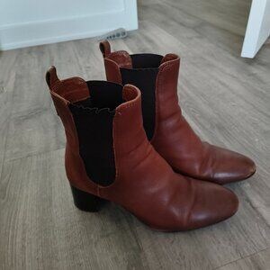 Brown boots- used